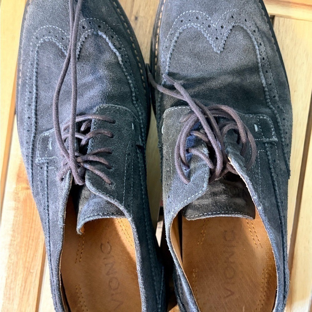 Vionic Mens 9.5 Wingtip Oxford Grey Suede Dress Shoes Brogue Detail Lace Up